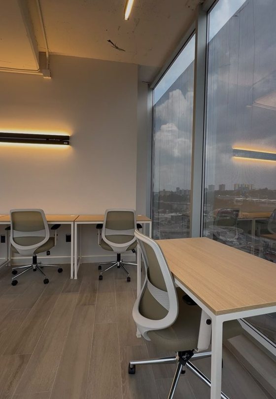 Oficina con vista exterior en LinkWork Interlomas