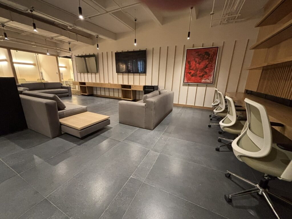 WhatsApp Image 2025-10-09 at 15.41.23 (1)